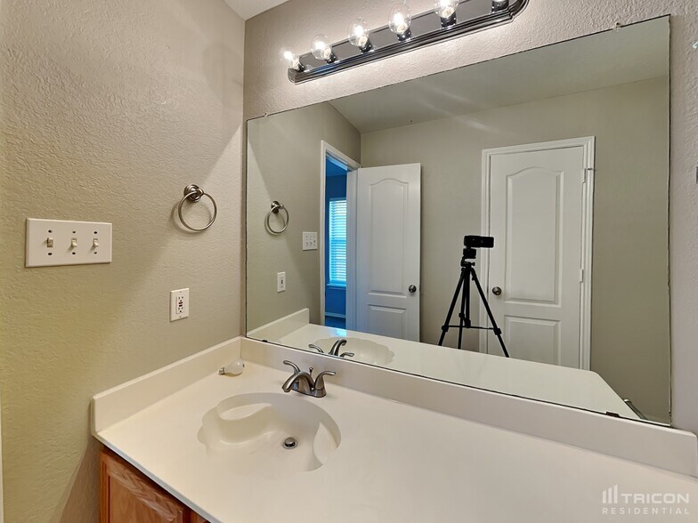 Building Photo - 7319 Woodhome Dr