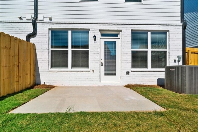 Building Photo - 64 Auburn Wds Dr