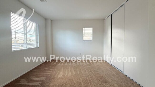 Building Photo - 9640 Peridot Ave