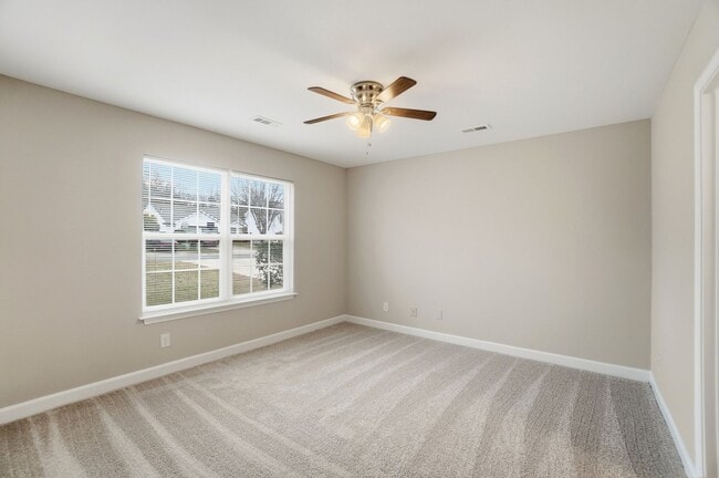 Building Photo - 3 bedroom single family home!