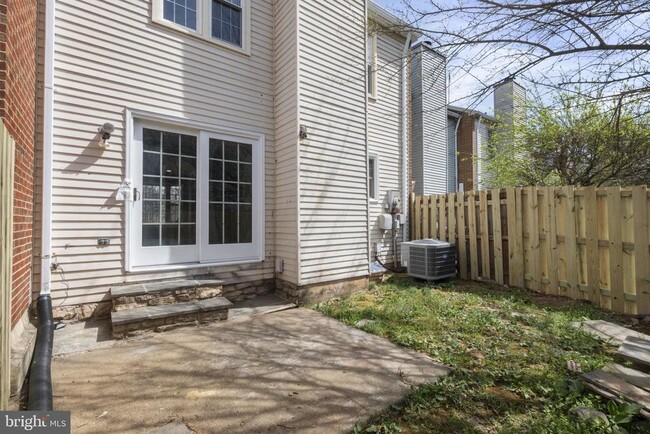 Building Photo - 941 Sherwood Ct