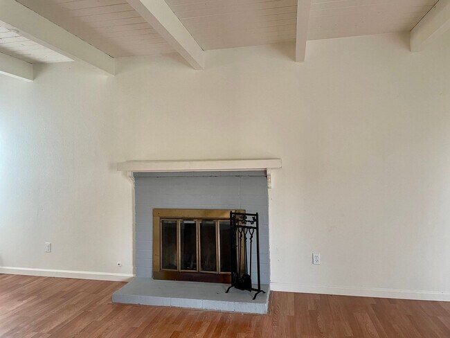 Building Photo - 4 Bdrm, 2.5 Ba, 2-story Home with Attached 2 Car Garage in San Marcos!