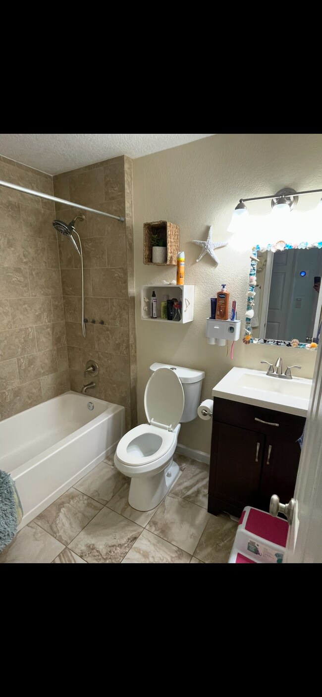 Building Photo - 1545 Foxridge Run SW