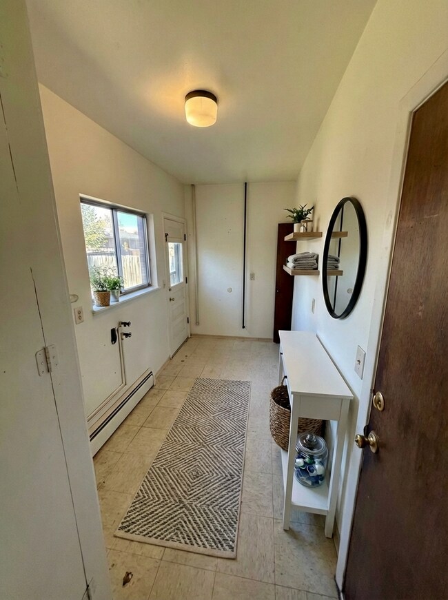 Building Photo - 1201 Baker St