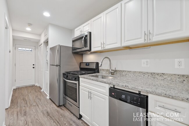 Building Photo - 1223 16th St NE