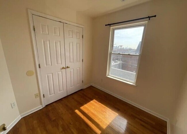 Building Photo - 13 Union St