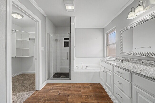 Building Photo - "Discover Your Dream Home: Spacious 4-Bedroom Retreat in Rogers, AR!"