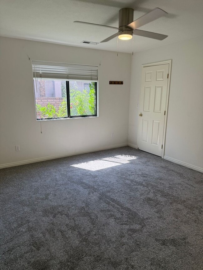 Building Photo - Single-Level Home in St. George with Community Pool, Gym, and More!