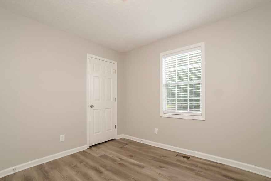 Building Photo - 6245 Pembroke Way