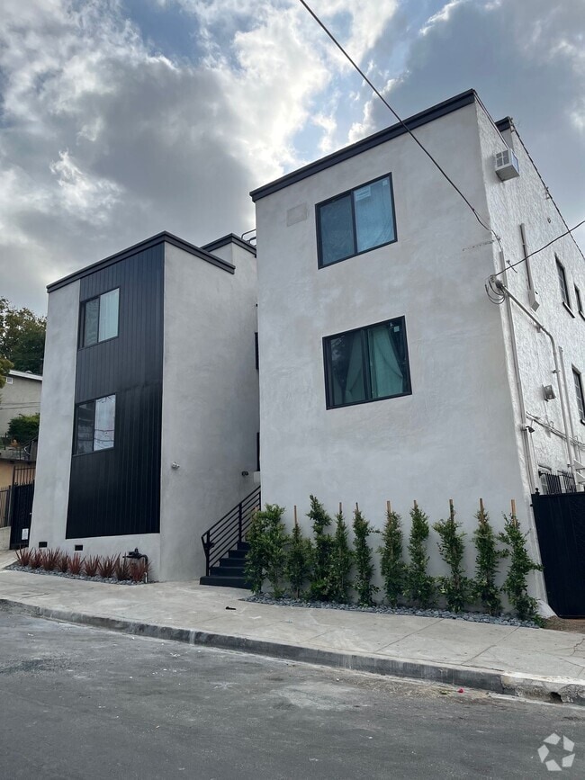 Building Photo - SUT - 1314 Sutherland St