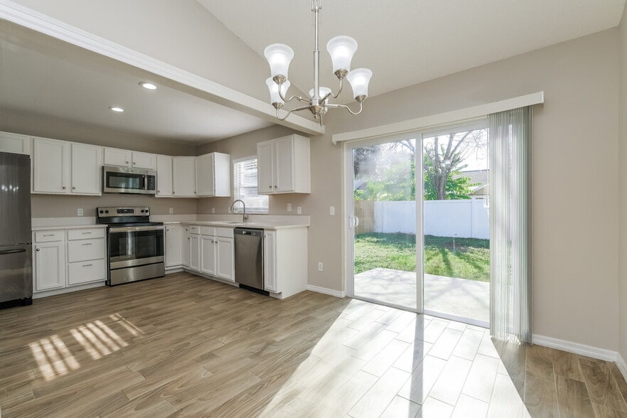 Building Photo - 9715 Little Pond Way