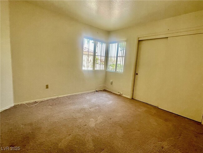 Building Photo - 2465 Palmridge Dr