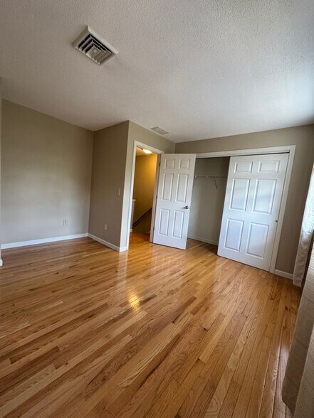 Building Photo - 41 Waters Edge Dr