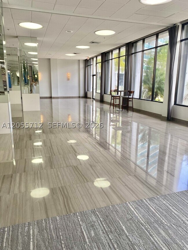Building Photo - 100 Bayview Dr