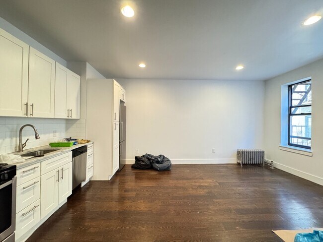 Building Photo - 410 Eastern Pkwy