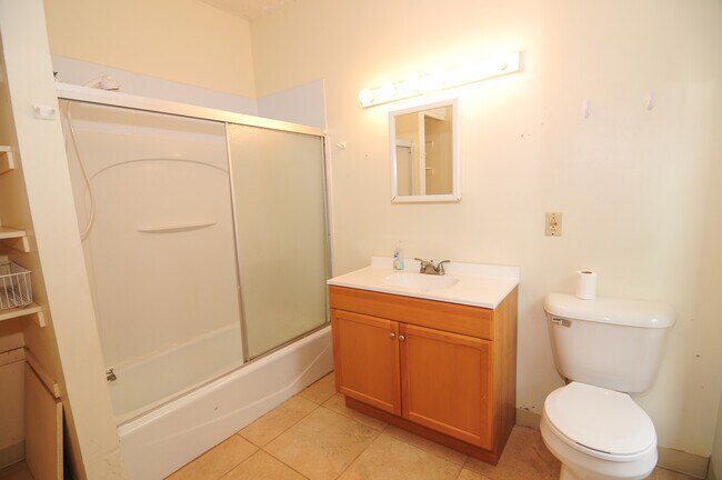 Building Photo - 1015 13th Ave SE