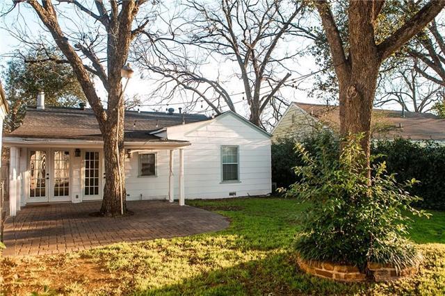 Building Photo - 1325 Smilax Ave