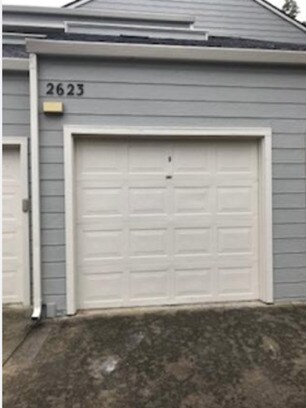 Building Photo - 2623 Willowbrook Ln