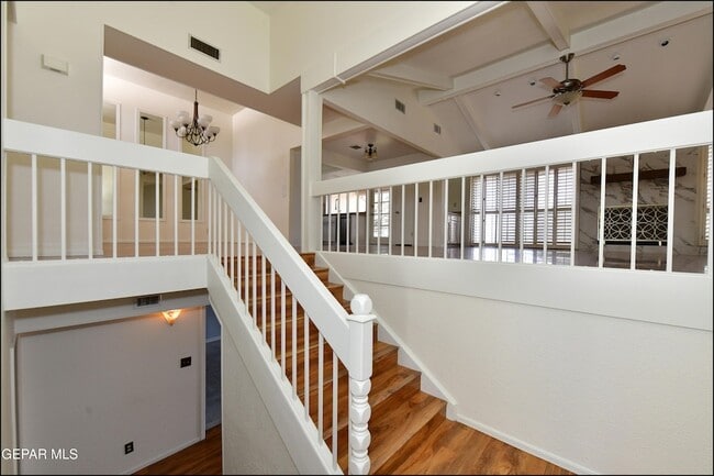 Building Photo - 5852 Mira Serena Dr
