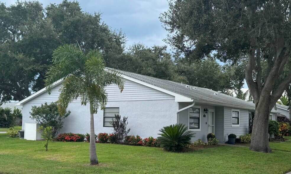 Building Photo - 198 Somerset Cir N