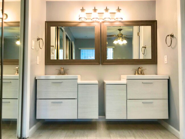 Building Photo - Complete Remodel In Highly Desirable NE He...