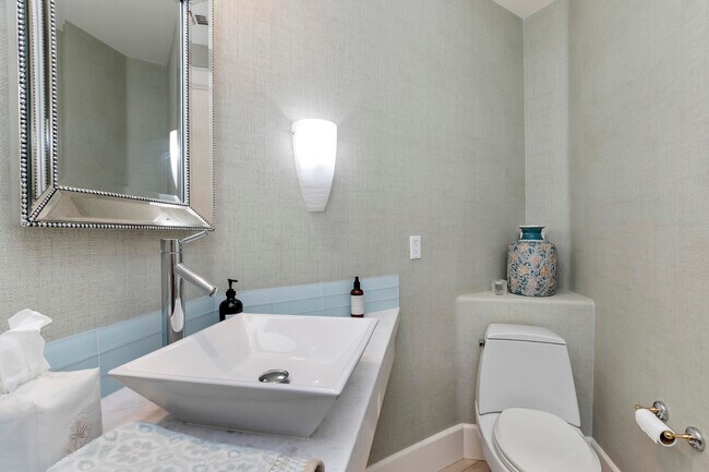 Building Photo - 78688 Cabrillo Way