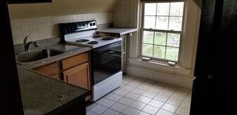 Building Photo - 320 N Penn St