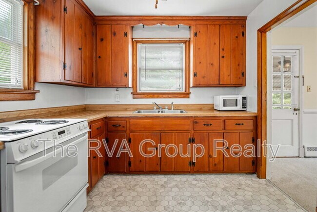 Building Photo - 10530 Lambeth Rd