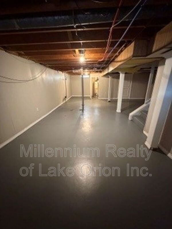 Building Photo - 291 W Yale Ave