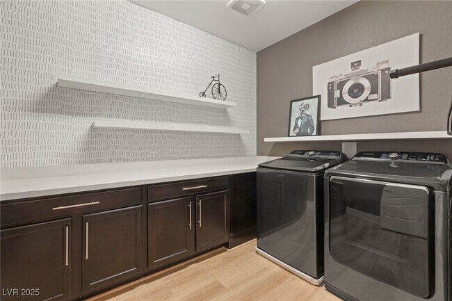 Building Photo - 258 Castellari Dr