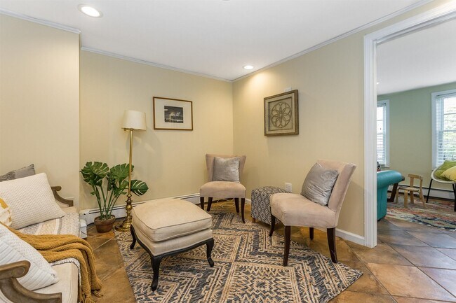 Building Photo - 102 Broughton Ave