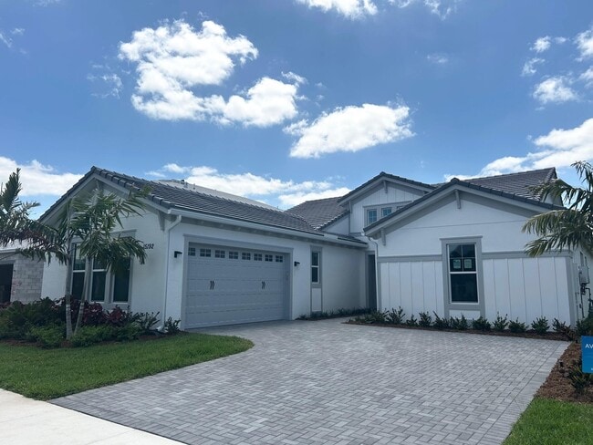 Building Photo - 15192 Wildwood Cir