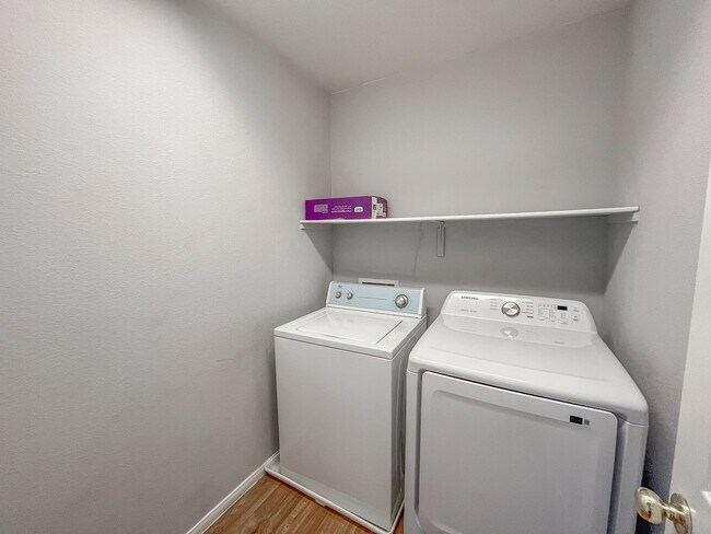 Building Photo - **$500 OFF MOVE IN BY 08/07/2026**Charming Two-Story Home In the Heart of Summerlin with Pool