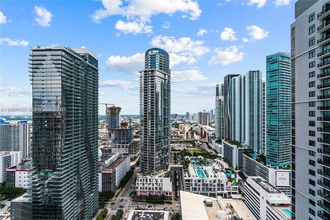 Building Photo - 159 NE 6th St