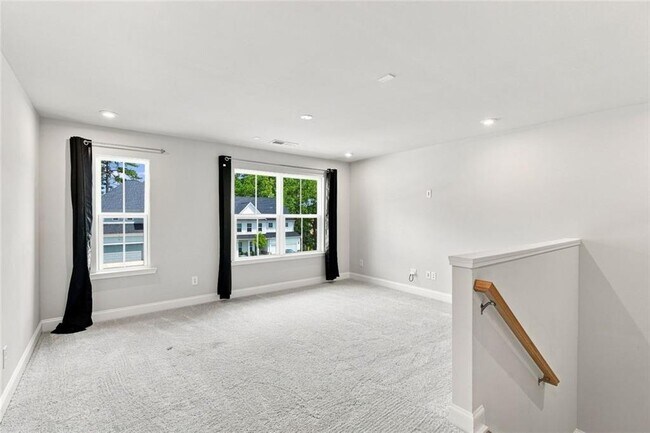 Building Photo - 406 Riverclub Rd