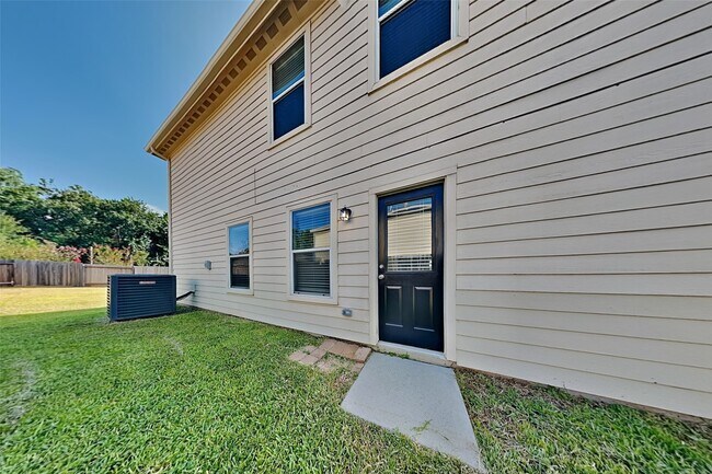 Building Photo - 10208 Red Fern Ct
