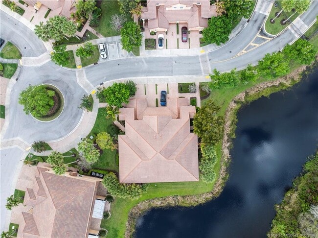 Building Photo - 691 SW Glen Crest Way