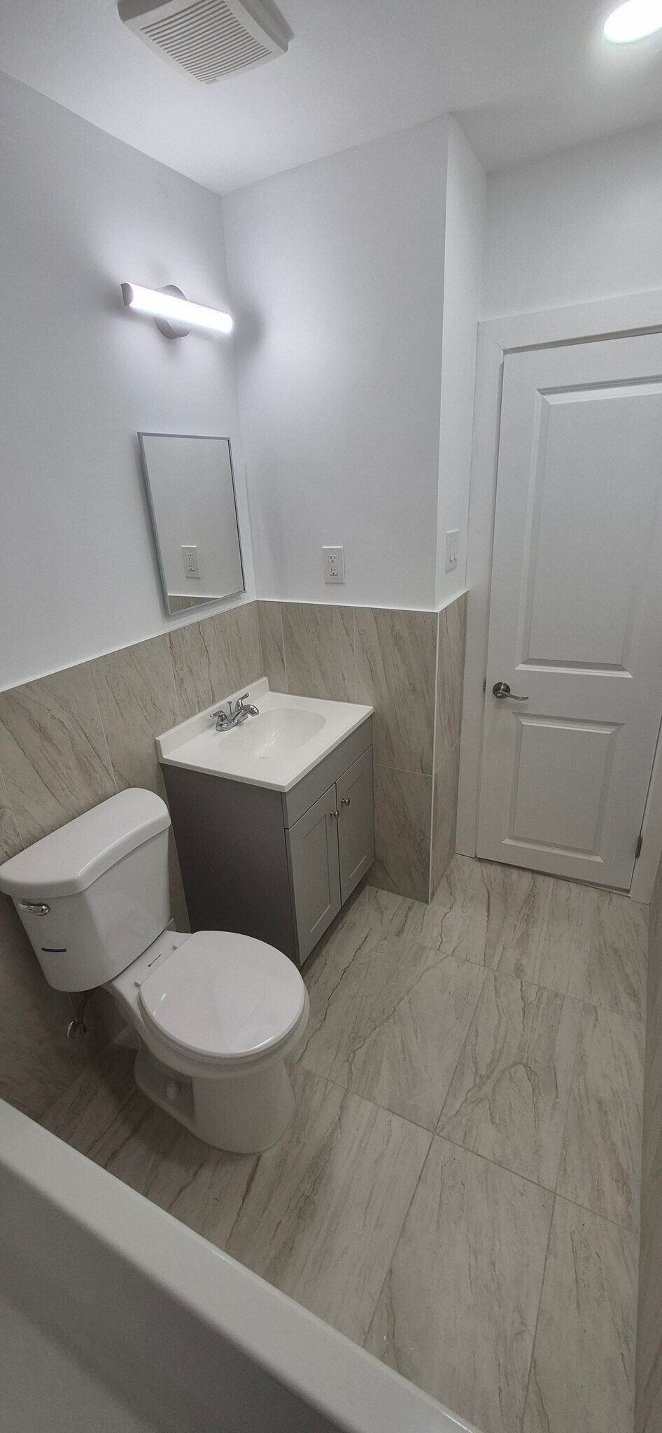 Building Photo - 8258 Rodney St