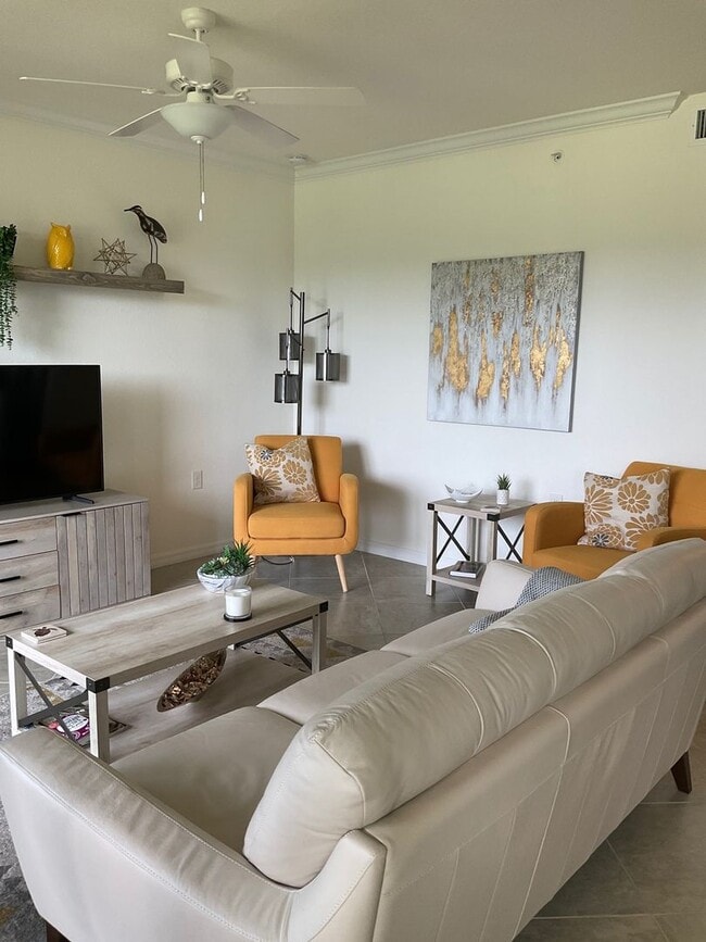 Building Photo - 2/2/ CONDO AVAILABLE NOV, DEC,@ THE  LAKEW...