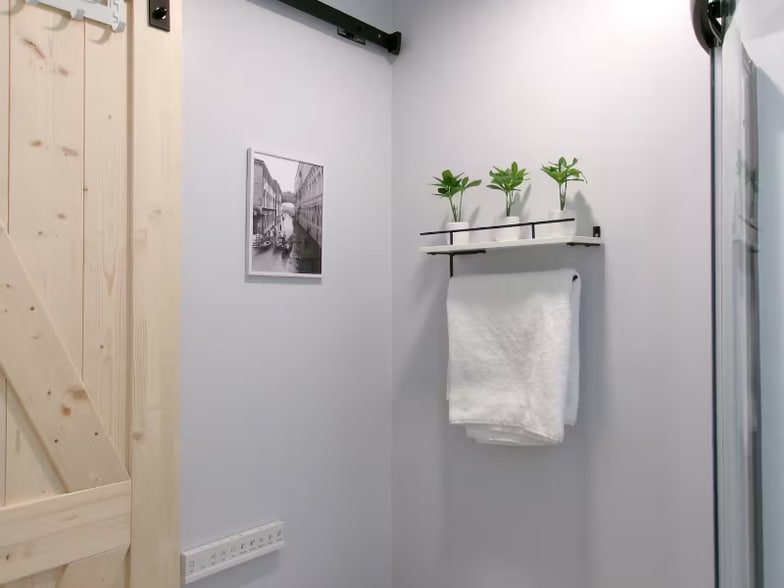 Building Photo - 17904 1st Ave NE