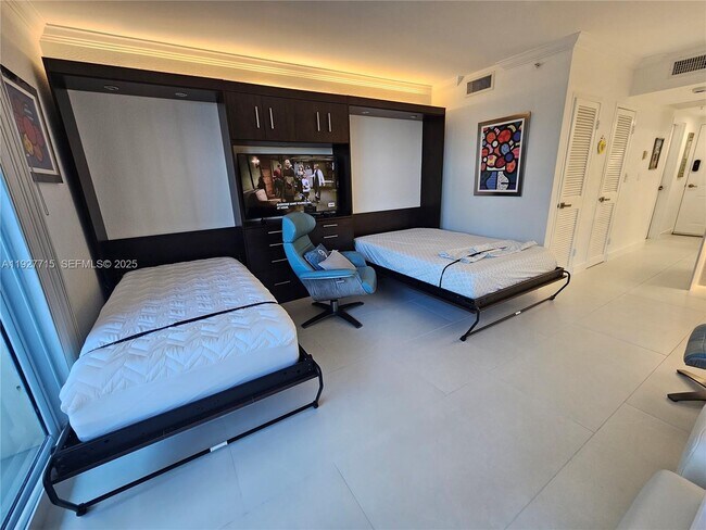 Building Photo - 2501 S Ocean Dr