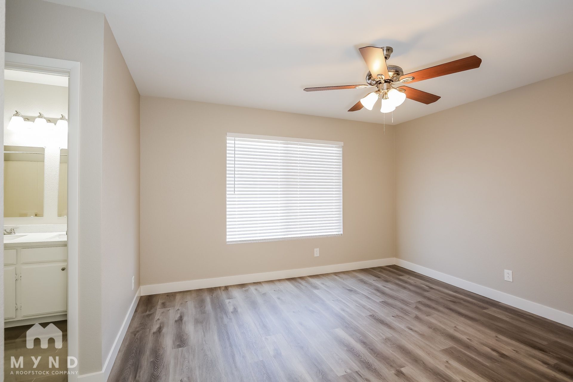 Building Photo - 2704 Exulted Valley Ave