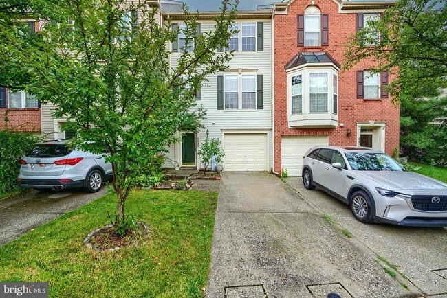 Building Photo - 8820 Papillon Dr