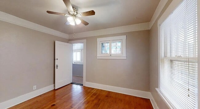 Building Photo - Charming four-bedroom home one block from UNR