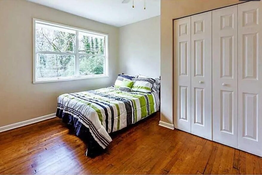 Building Photo - 3405 Elgin Dr