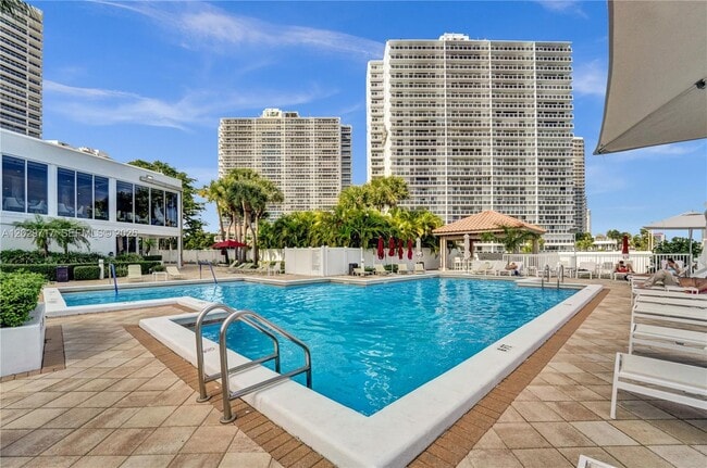 Building Photo - 20281 E Country Club Dr