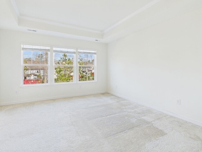 Building Photo - 6600 Wy Pt Dr