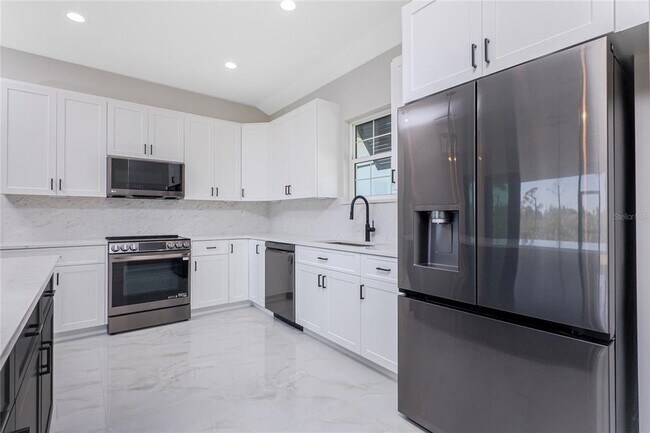 Building Photo - 242 Brig Cir W