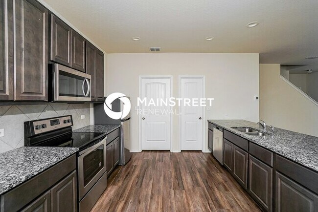 Building Photo - 3 Bedroom Pet-Friendly Home in New Braunfels, TX with Main Street Renewal