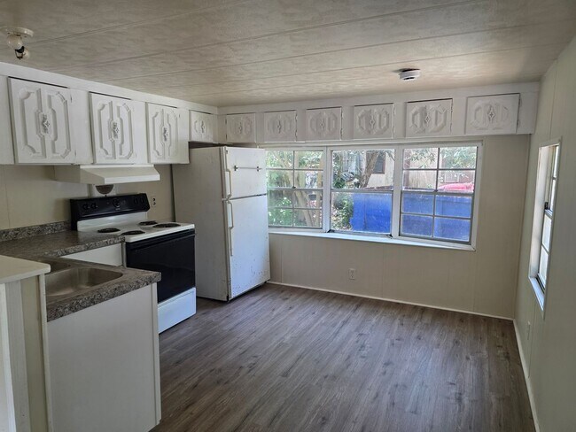 Building Photo - 15011 SE 189th Pl